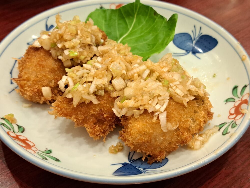 町屋の中華一番のカキ香り揚げ薬味乗せ