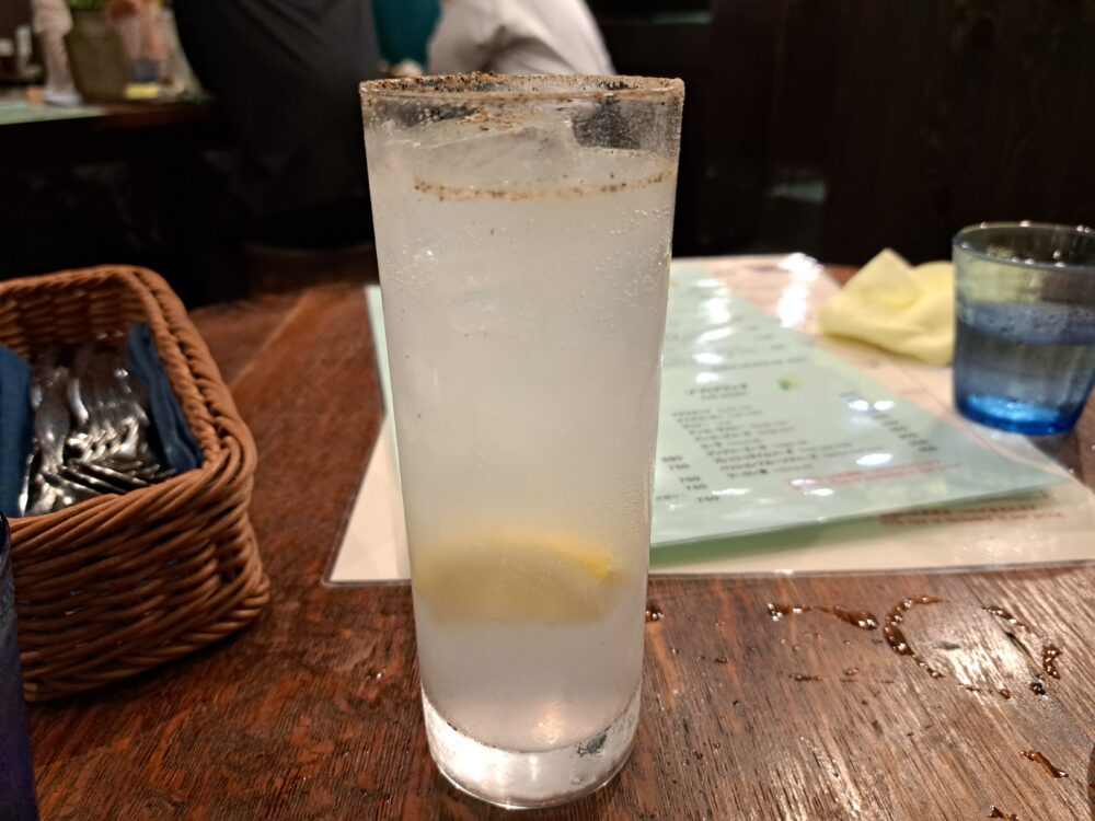 御茶ノ水ゴンドのレモンサワー