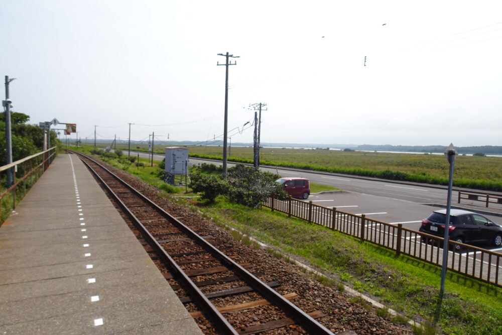 原生花園駅のホーム