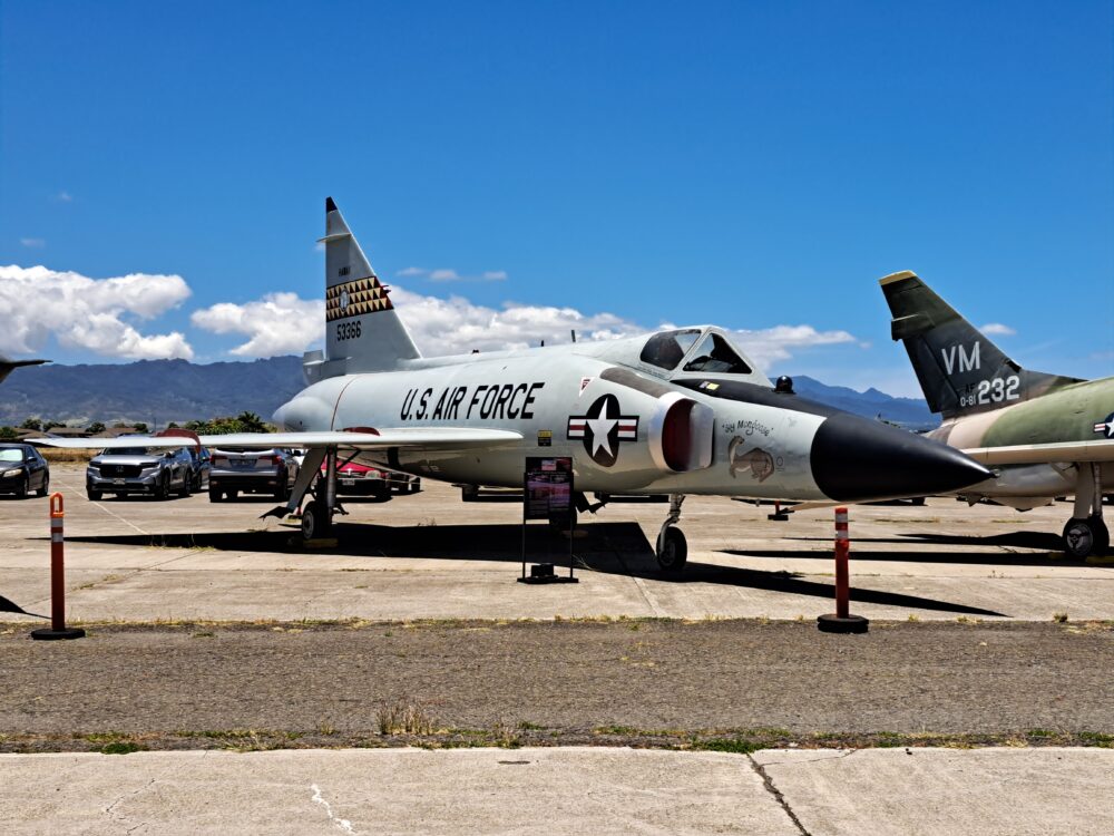 真珠湾航空博物館の屋外展示