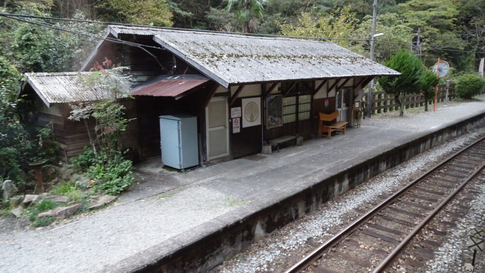 四国まんなか千年ものがたりの秘境駅