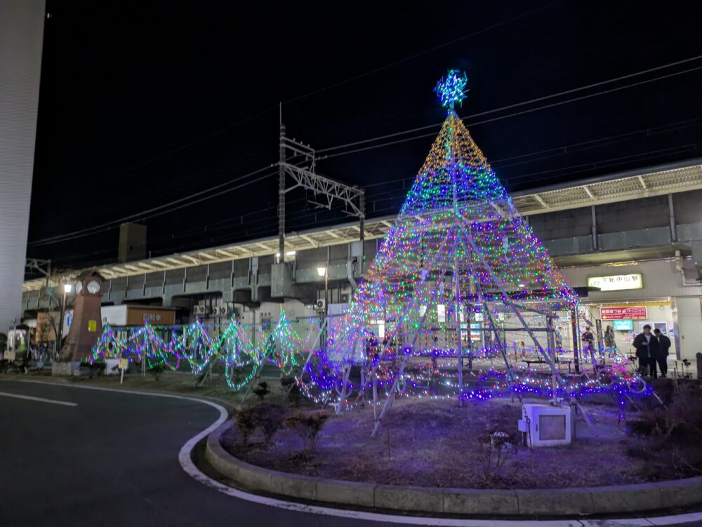 下総中山駅前のクリスマスツリー2024