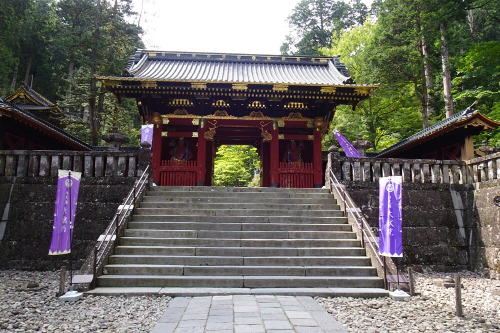 輪王寺日光廟大猷院の仁王門