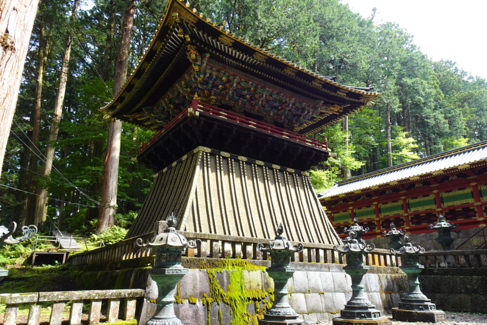 輪王寺日光廟大猷院の建造物