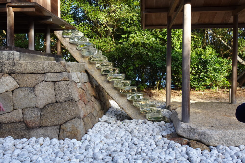 直島の護王神社の階段