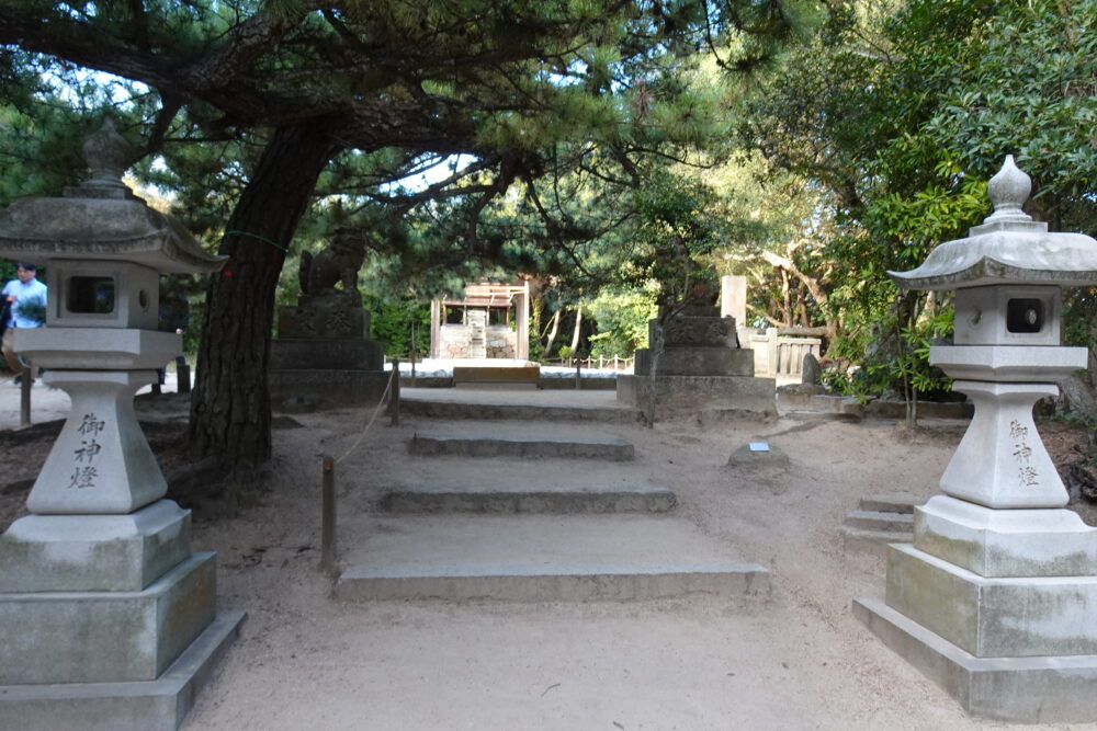 直島の護王神社の入口