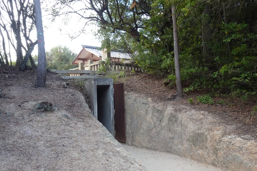 直島の護王神社の石室が素敵