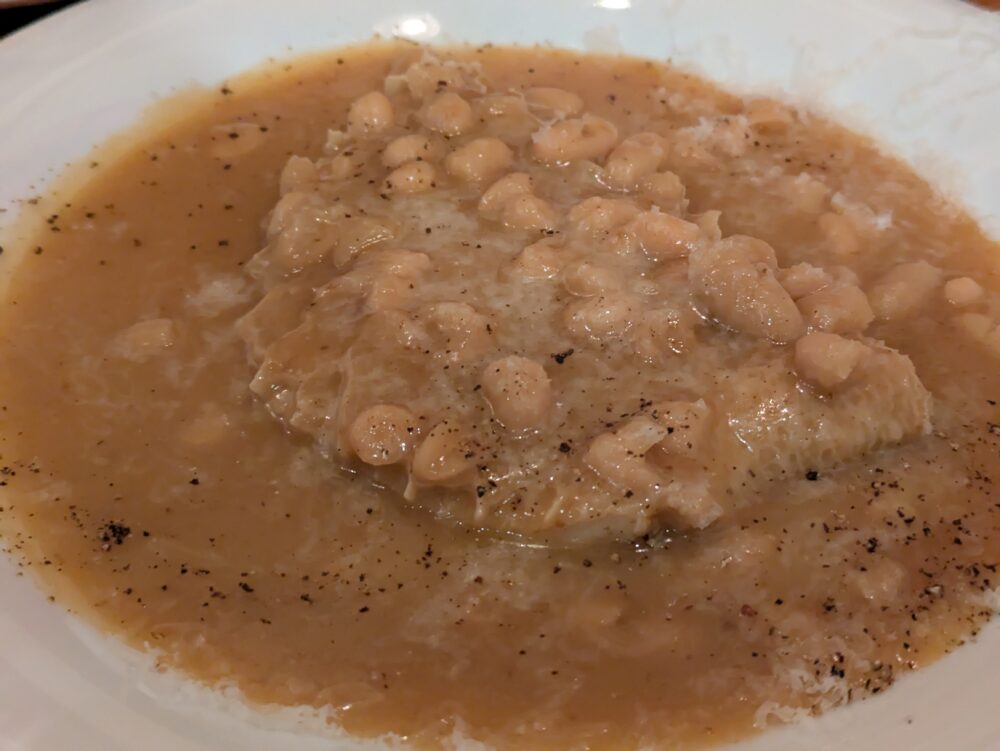 ビストロアオの牛ハチノスじゃがいもと白ワインの煮込み