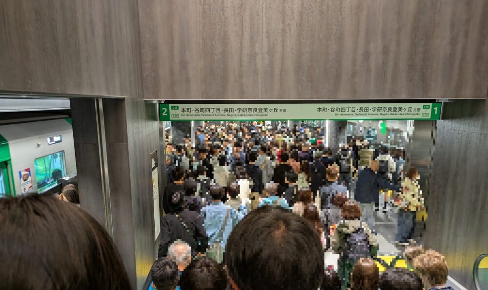 夢洲駅のホーム