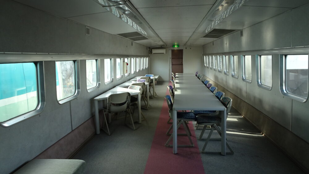 JR東日本新幹線総合車両センターにある新幹線の車内