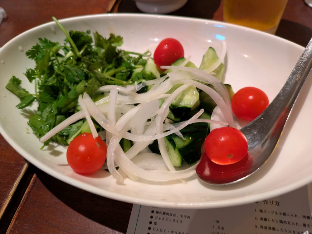 海南鶏飯食堂2のサラダ
