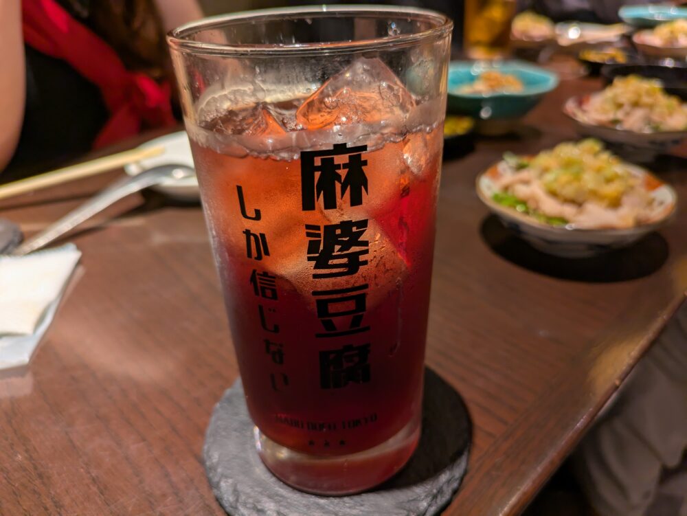 麻婆豆腐TOKYO神田本店のカシスソーダ