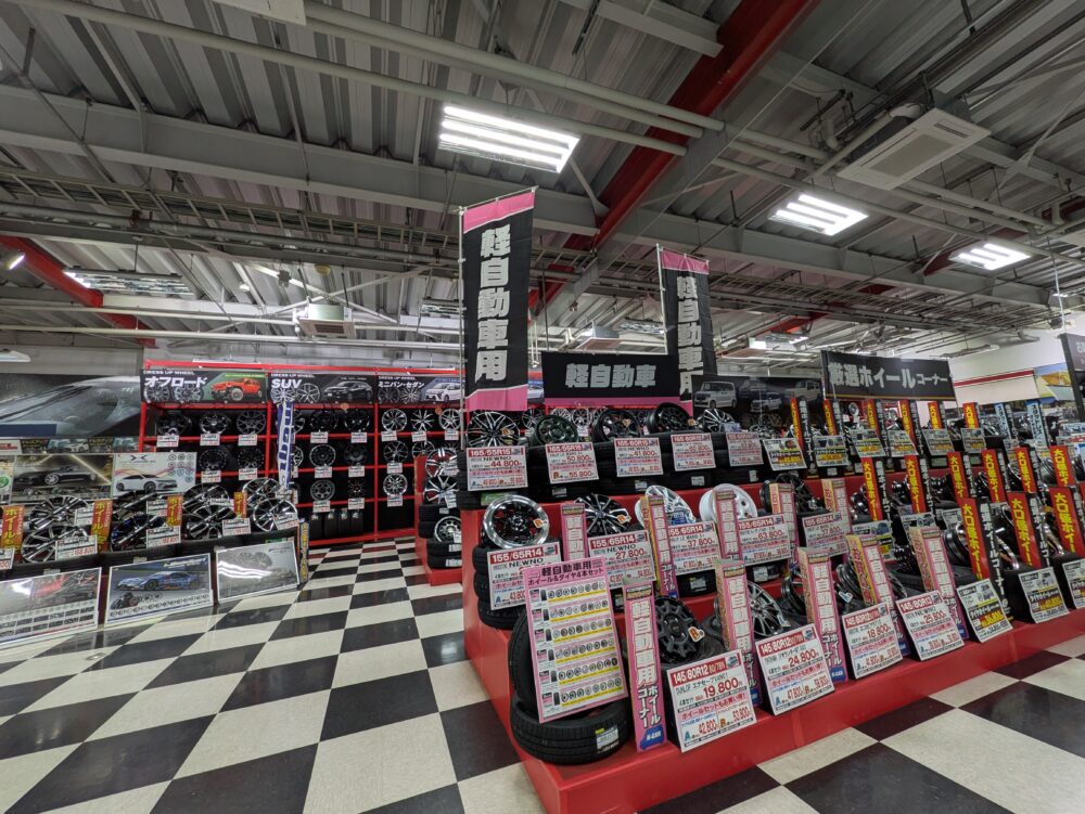 スーパーオートバックス市川のホイー売場場