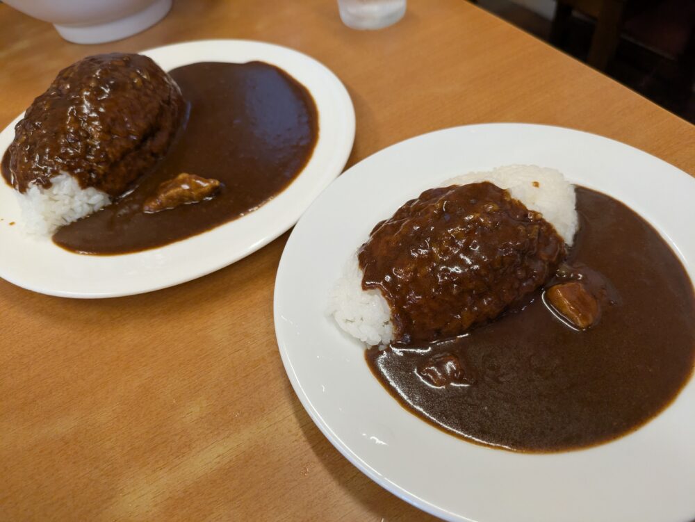 インディアン本店のカレーと半カレー