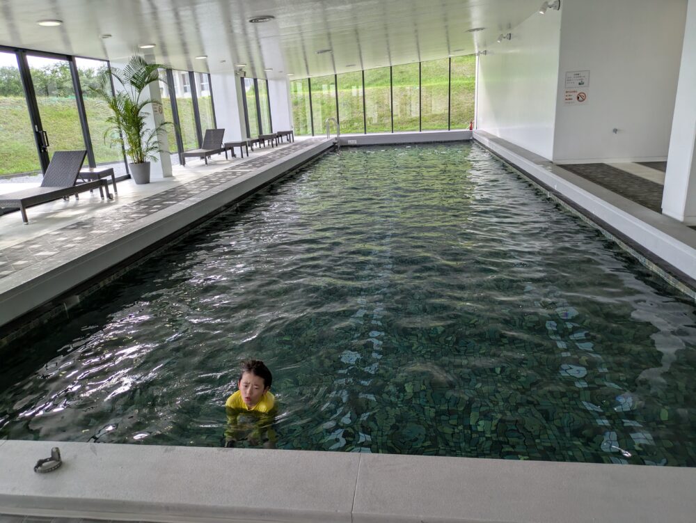 トスラブ館山ルアーナのプールは子どもも利用可能