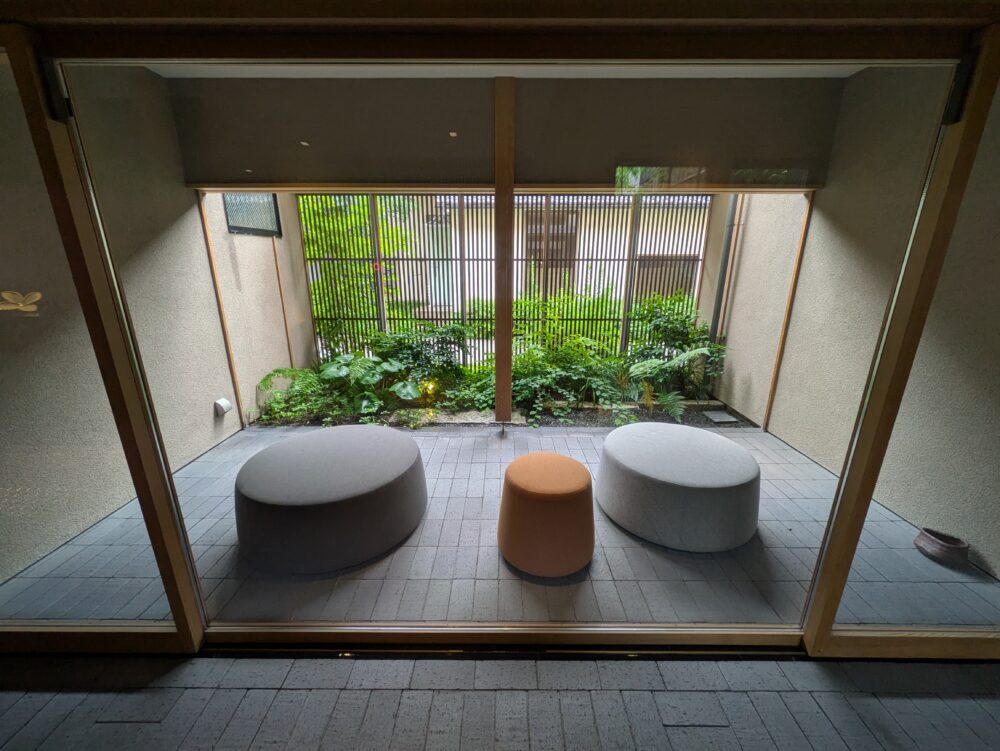 ZENBI鍵善良房のロビー