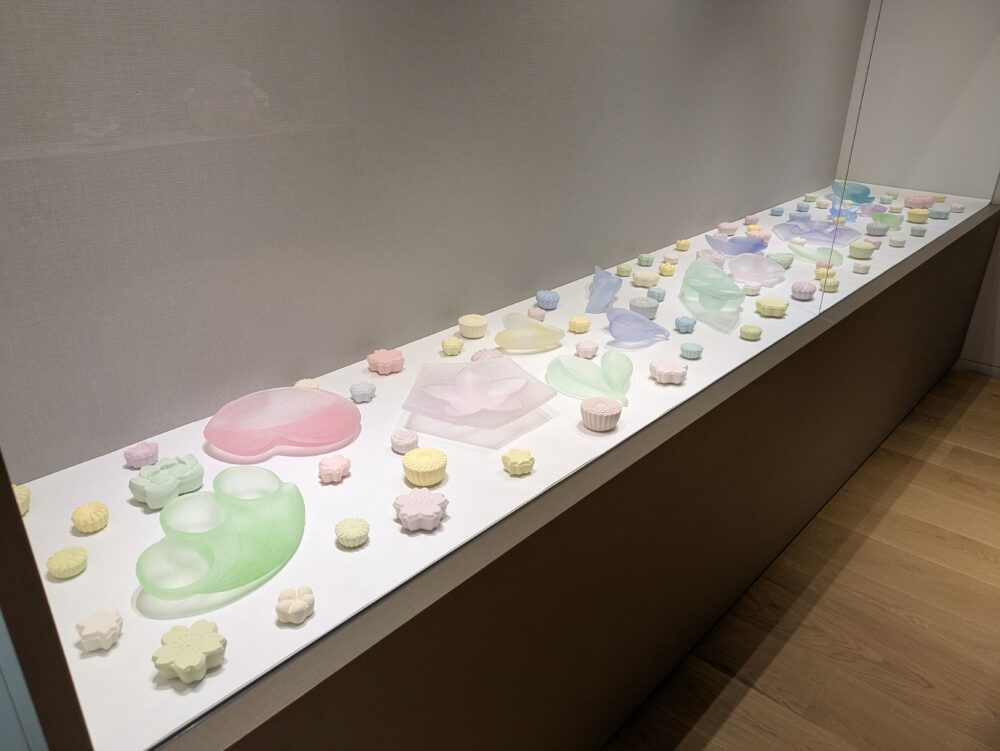 ZENBI鍵善良房の2階の田嶋さんの作品の展示が素敵