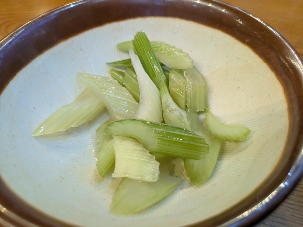 庄や本八幡南口店のセロリ浅漬け
