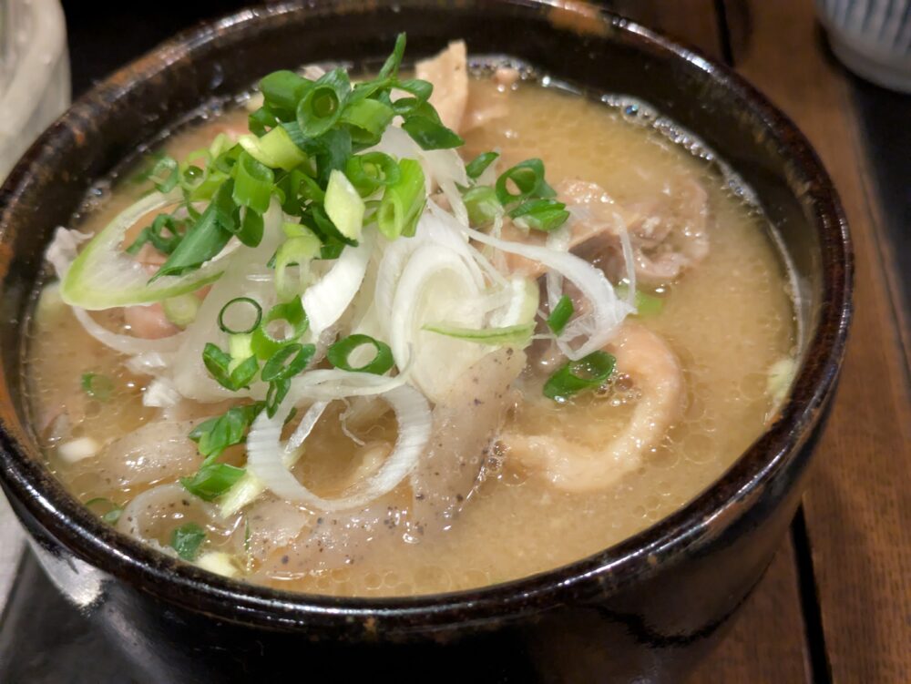 八重洲とり安の煮込み