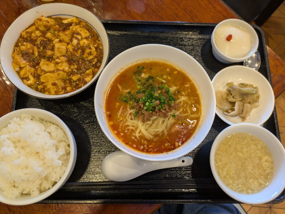 ろぉしゃんのろぉしゃんランチセットのハーフ担々麺