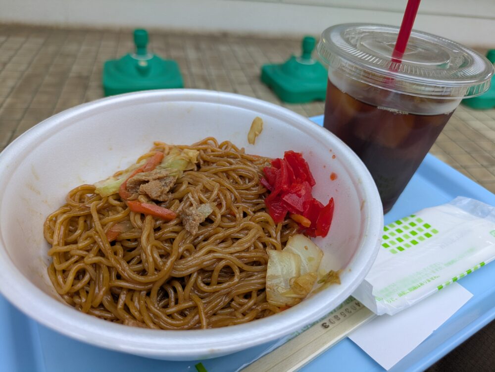 市川市動植物園のガーデンオアシスの焼きそば