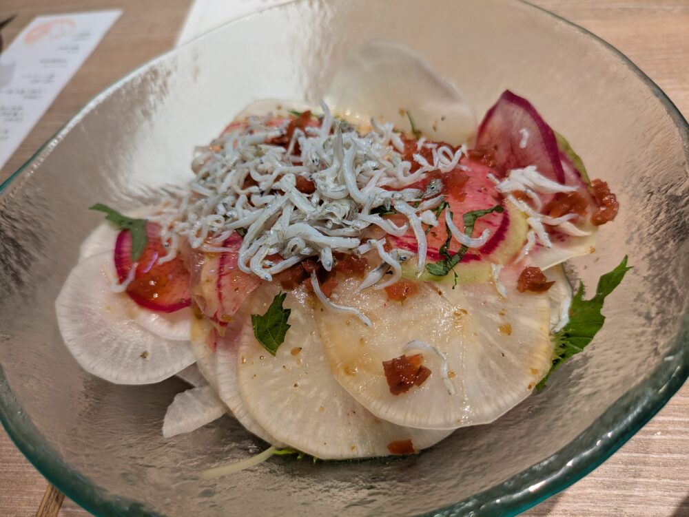 馬並み家三田本店の彩り大根のサラダ