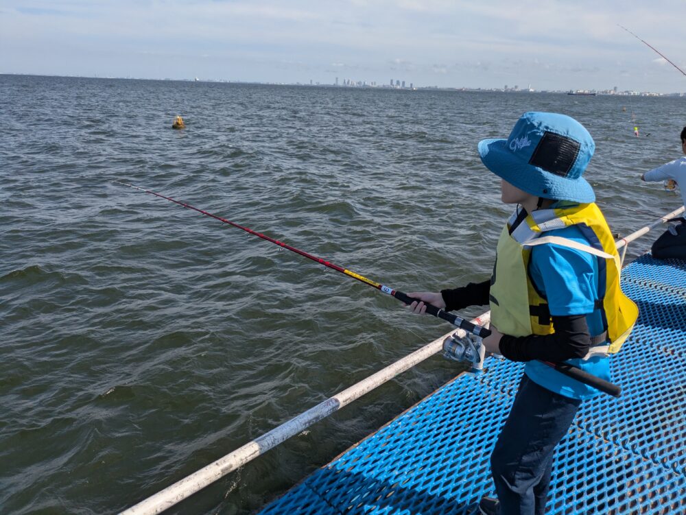 オリジナルメーカー海づり公園の親子釣り教室開始
