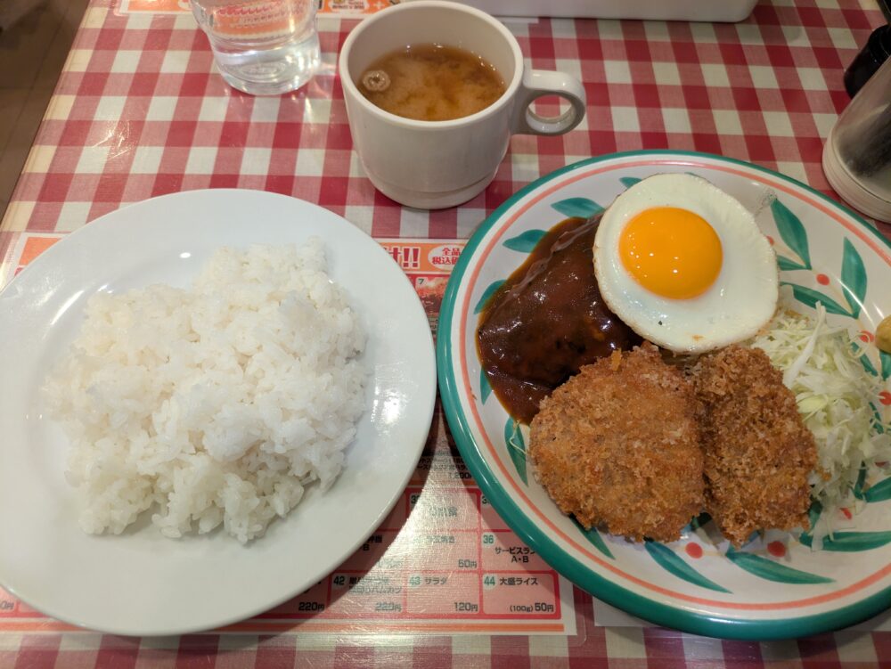 キッチンセブンの目玉ハンバーグとヒレカツ定食