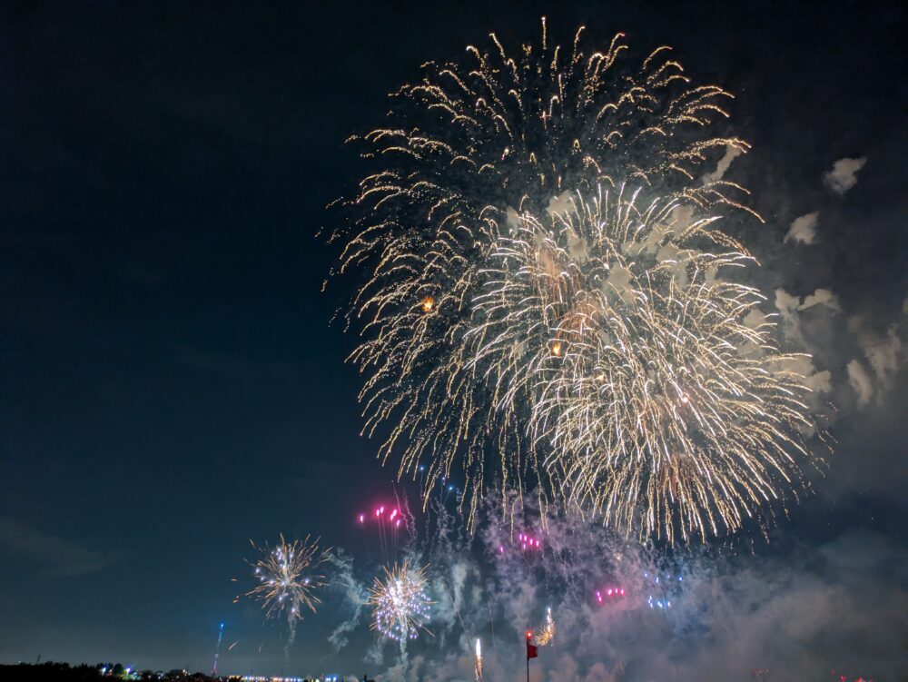 市川市民納涼花火大会の有料席からの花火の眺めその5