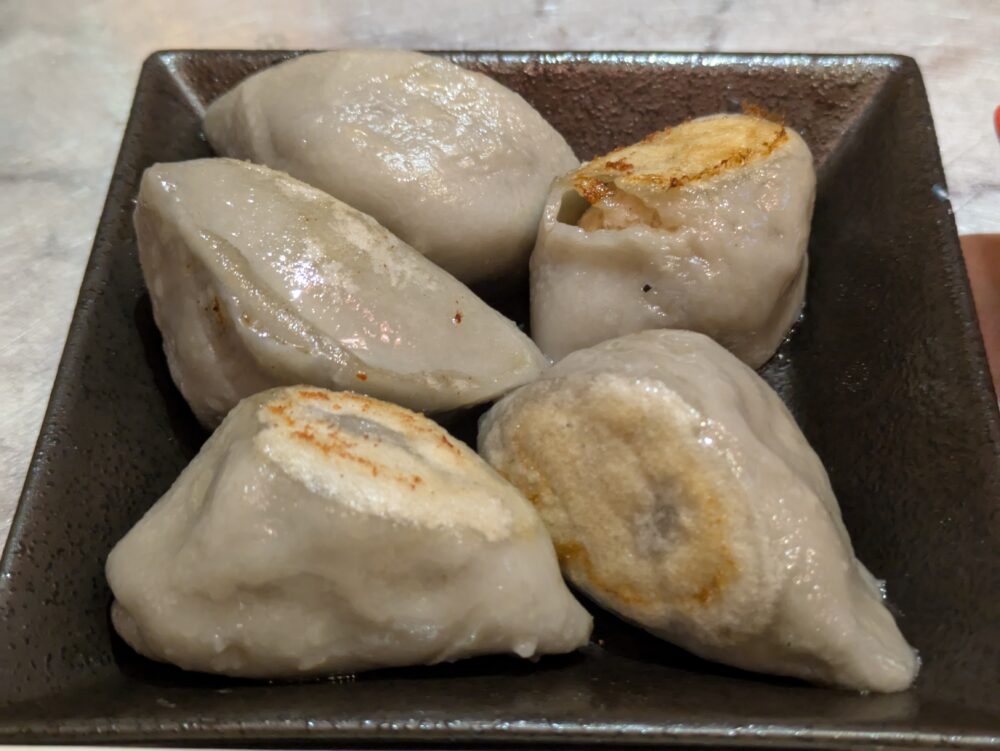 PAIRON餃子工房の黒龍（コクリュウ）餃子