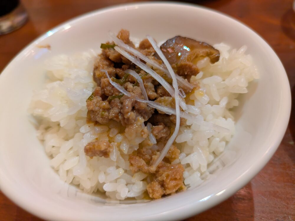 PAIRON餃子工房の魯肉飯