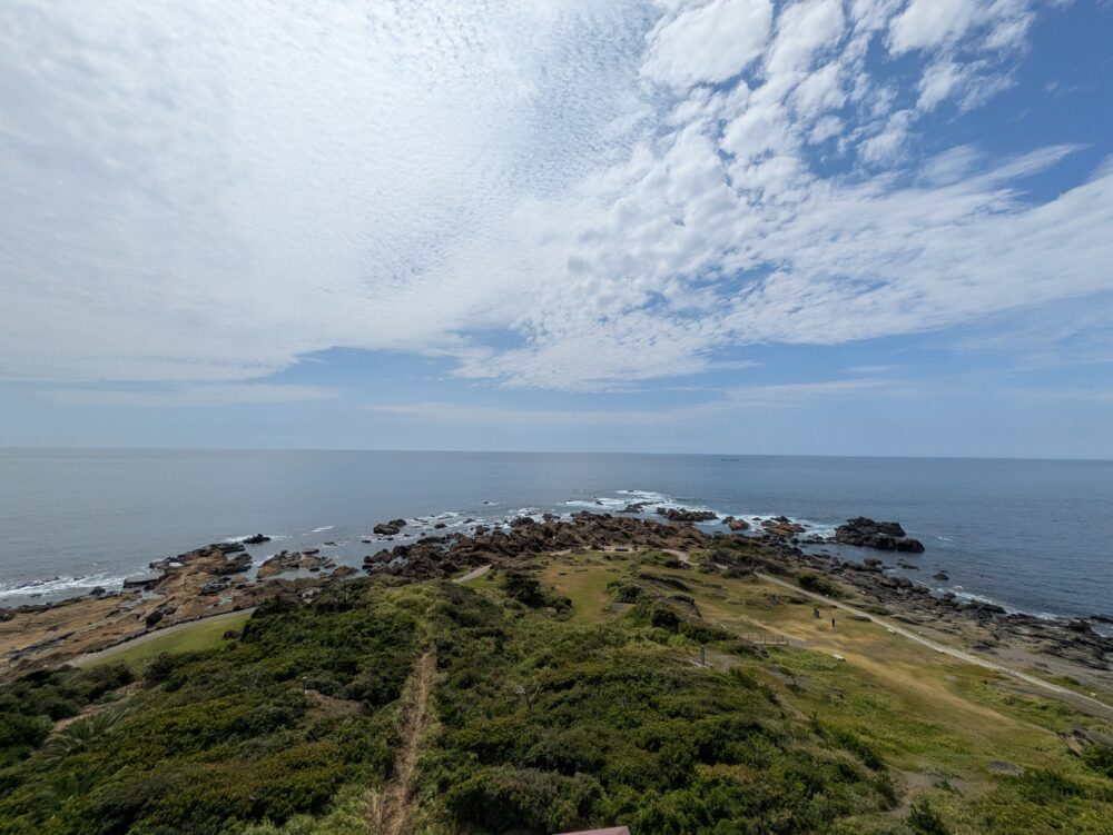 野島埼灯台から太平洋を見る