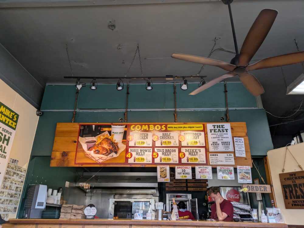 マウイマイクス（Maui Mike’s）のオーダーカウンター