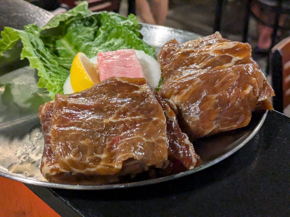 ムーボンリの骨付きカルビ