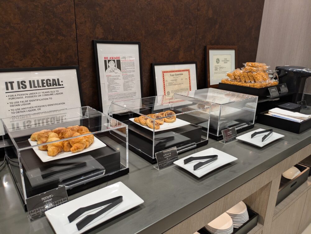 ホノルル空港サクララウンジハレのフード