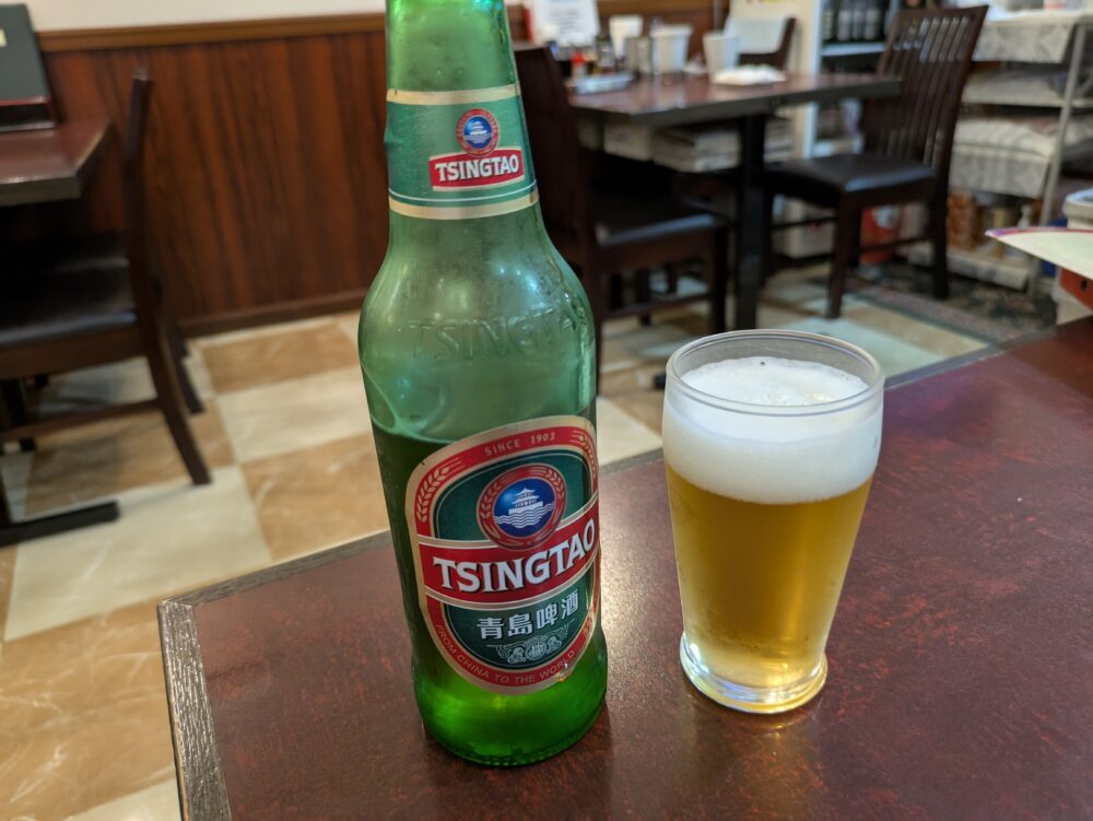 独一処餃子行徳店の青島ビール