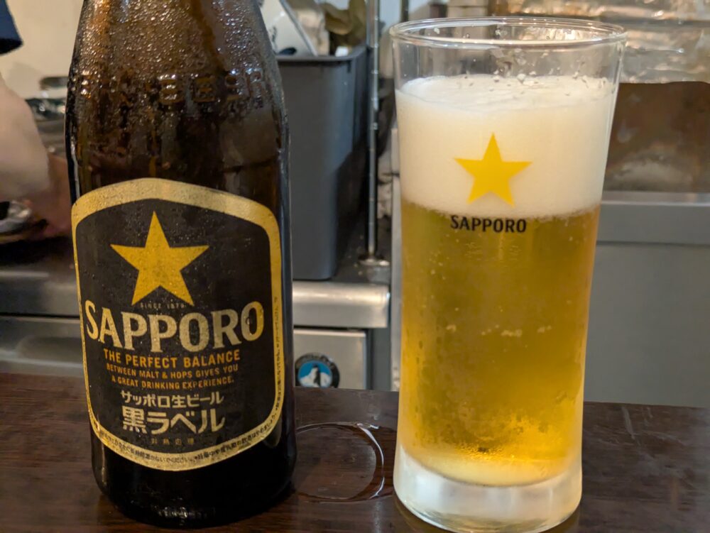 大人の町中華灯のビール
