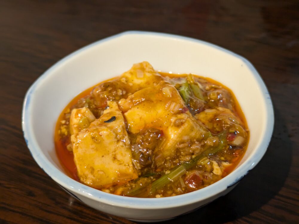 大人の町中華灯の麻婆豆腐