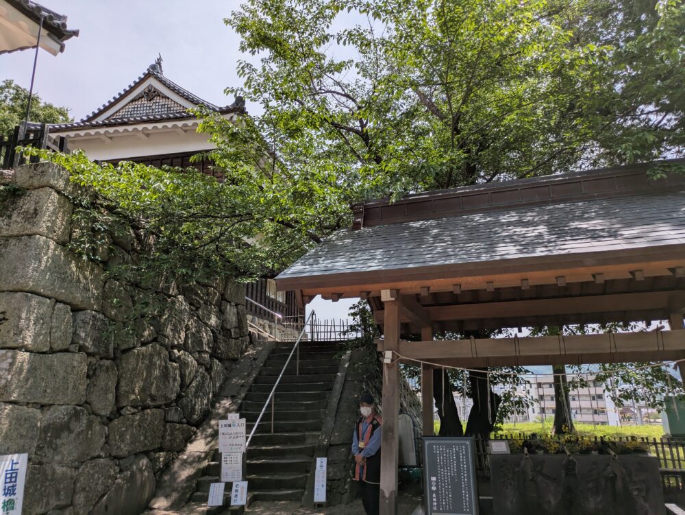 上田城址公園の櫓は有料