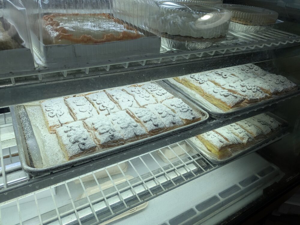 PAALAAKAIBAKERY (パアラアカイベーカリー)のスノーパフ