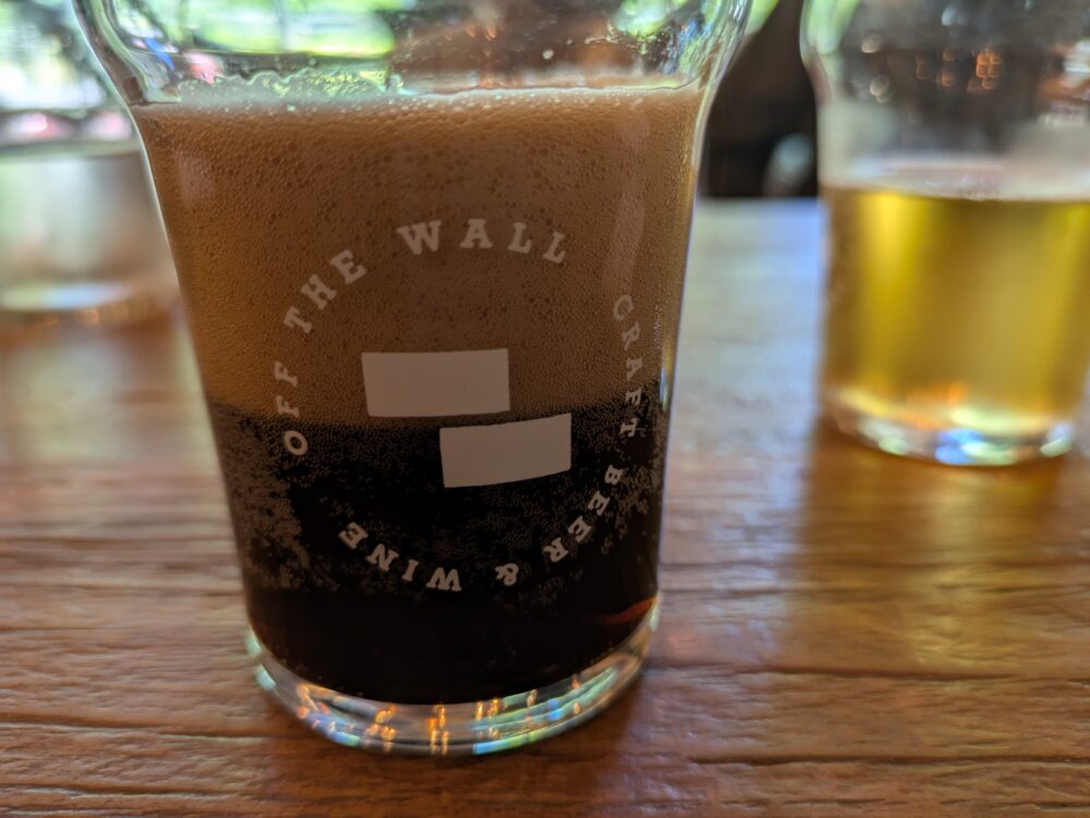 オフザウォールの黒ビール