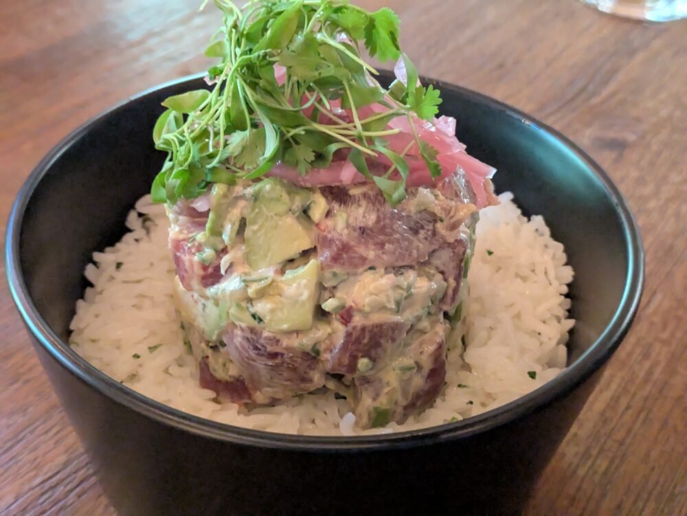 オフザウォールのポキ丼