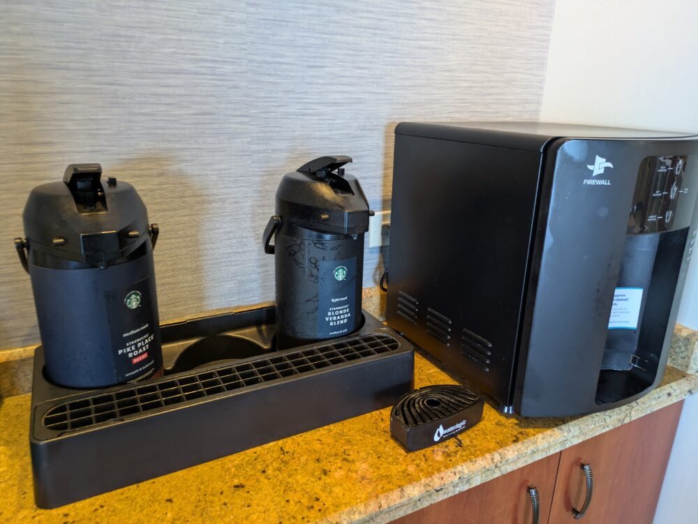 ヒルトンハワイアンビレッジペントハウスのラウンジのコーヒー