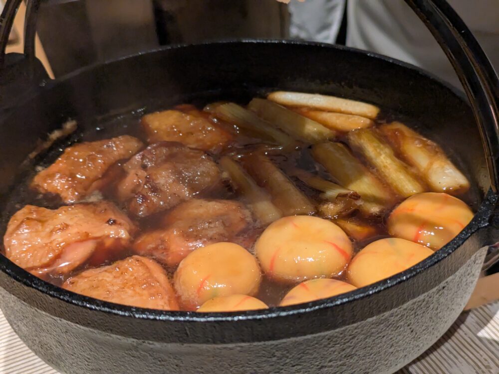 KIWAMIDININGの鳥しきと鳥さきの夢の競演の鳥すき