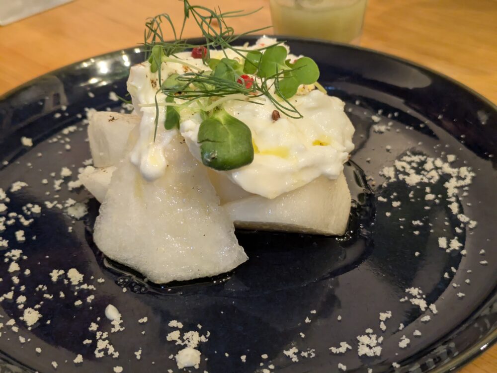 ベジバルチバットリアの市川梨とブラータチーズ