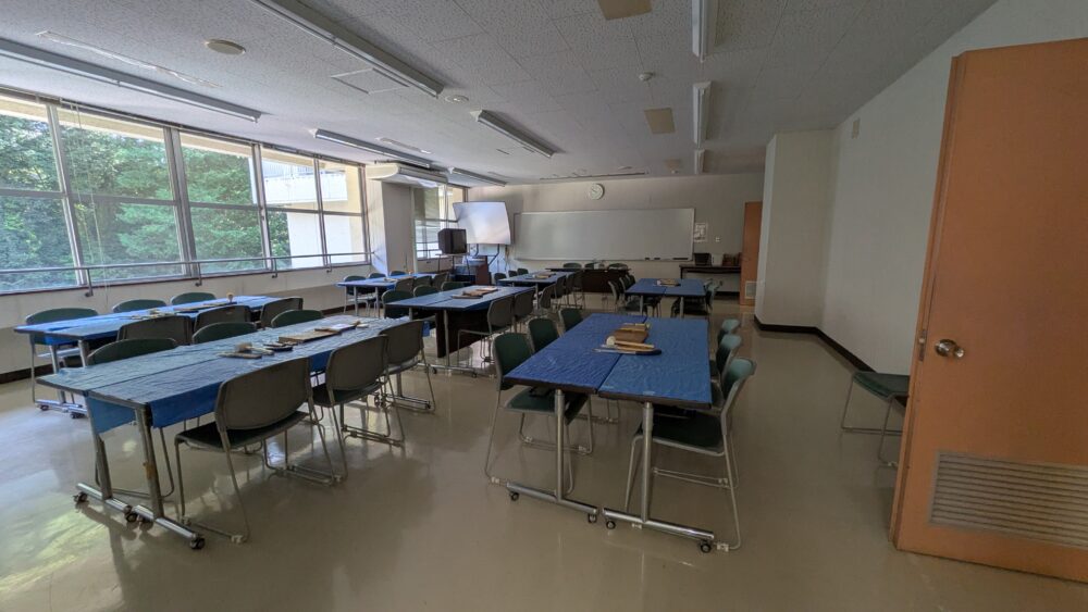 市川市少年自然の家の研修室