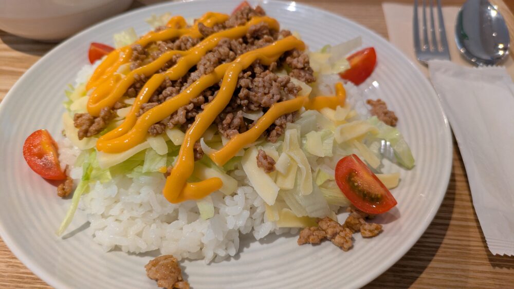 レインボーカフェのタコライス