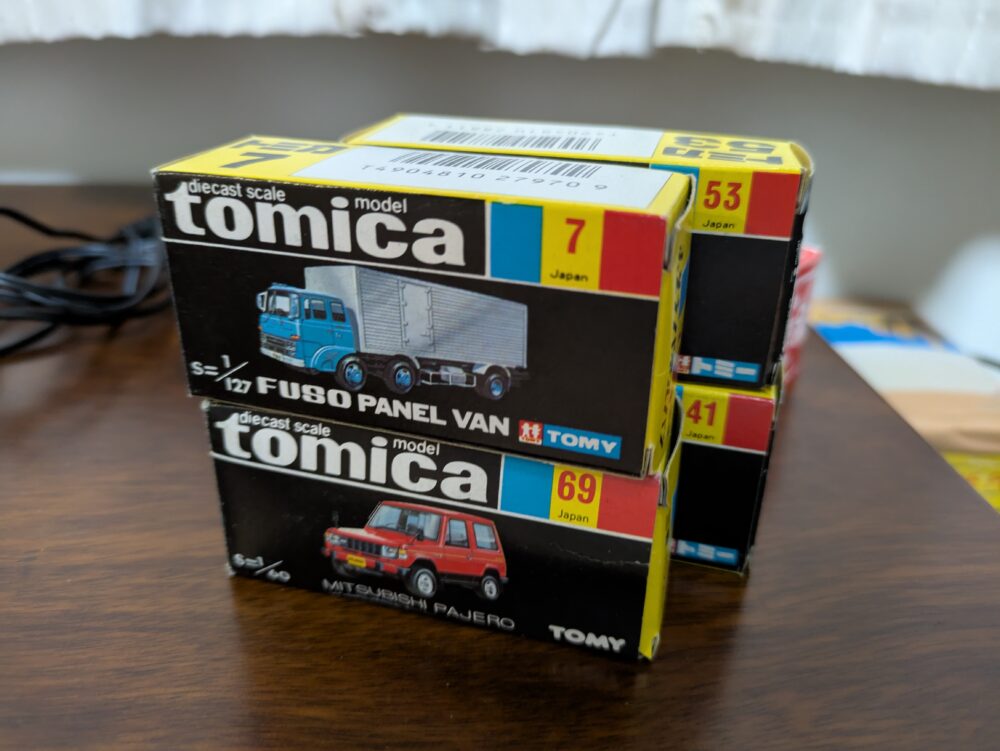 トミカの黒箱