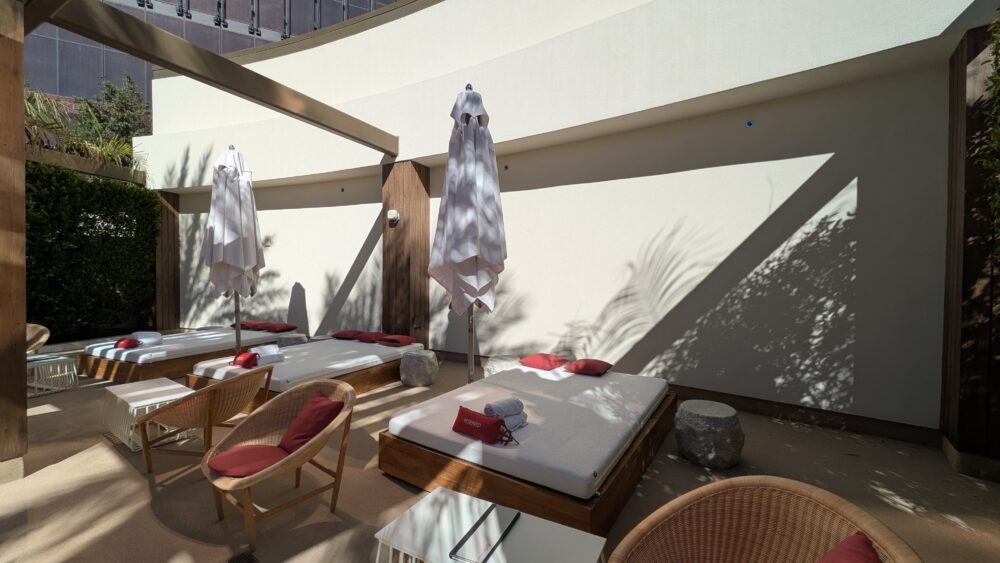 ラスベガスヒルトンアットザワールドのプールのベッド