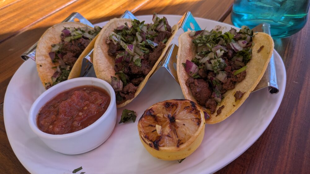 ラスベガスヒルトンアットザワールドのプールのタコス